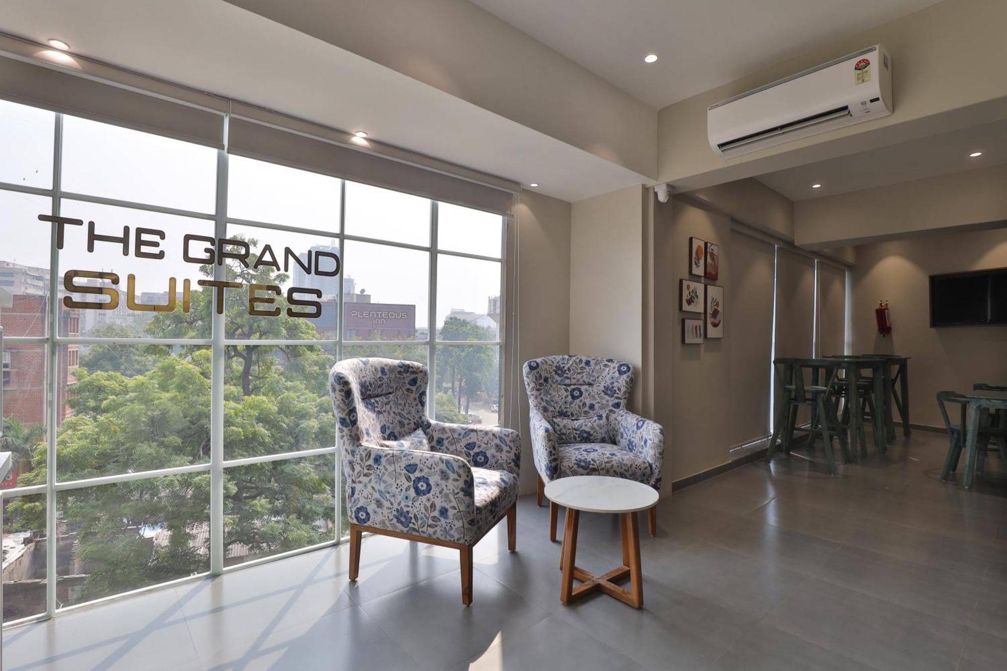 Hotel The Grand Suites Ahmadábád Kültér fotó